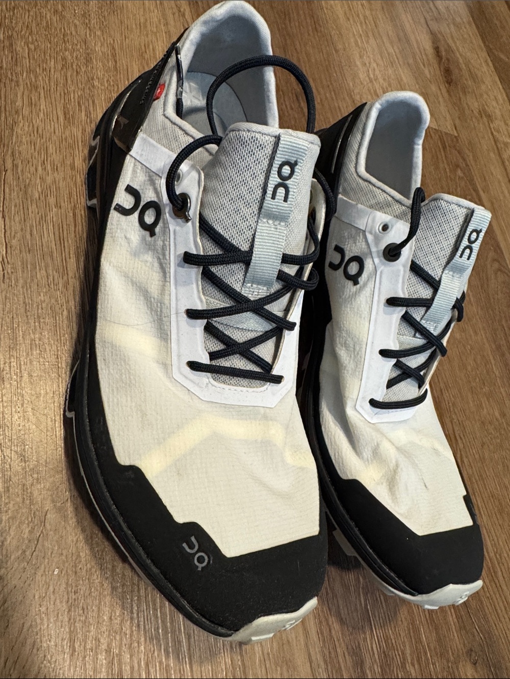 On Running Women’s Athletic Shoes - White & Black